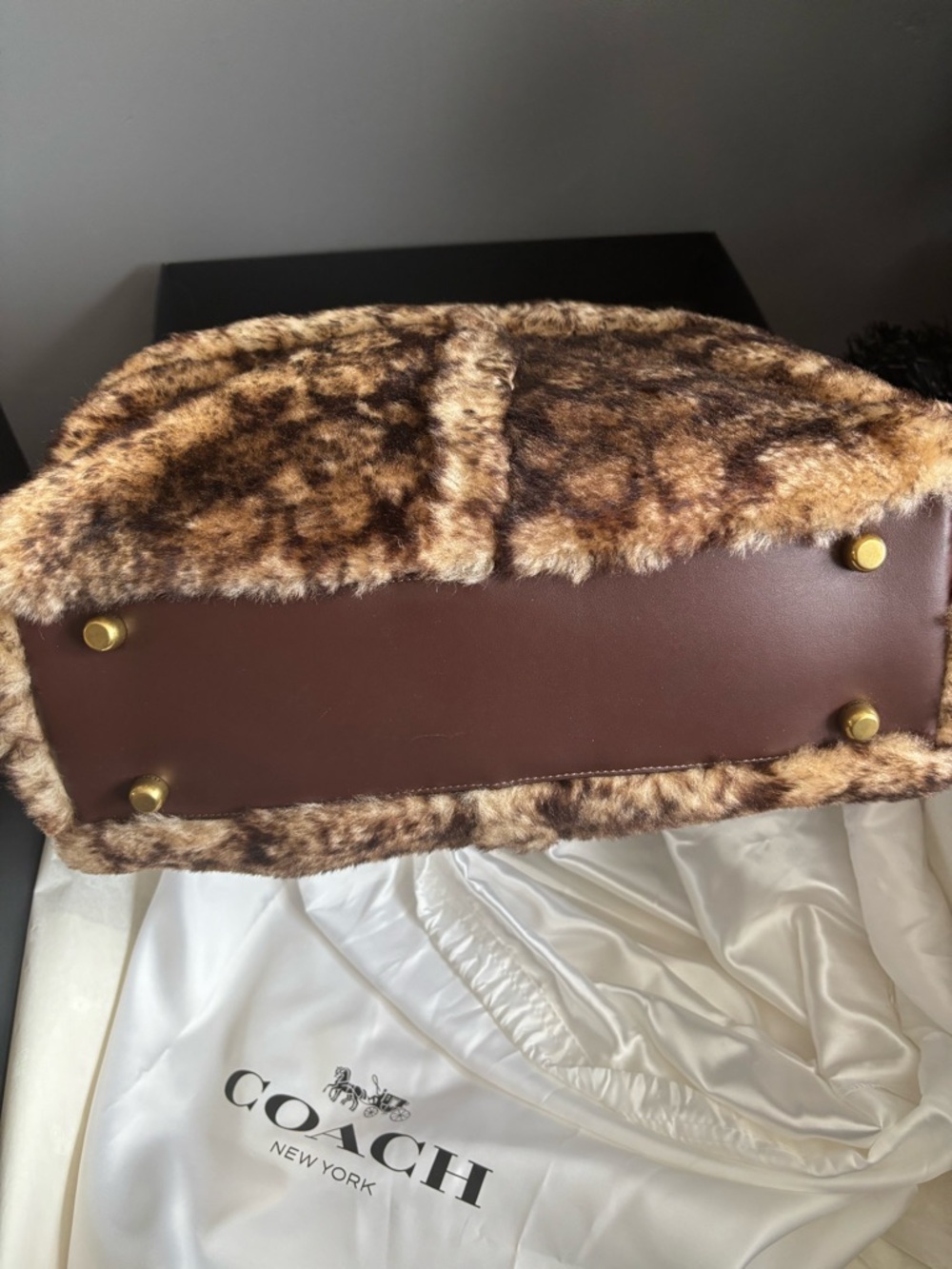 Coach Rogue Tote in Signature Shearling - Picture 5 of 15